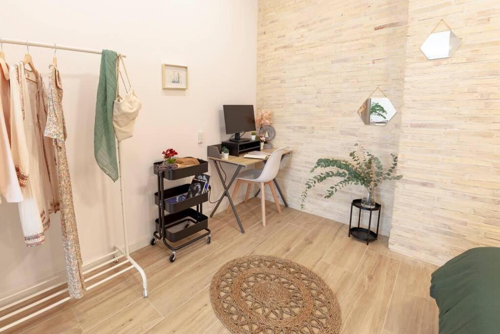 Rb - Urban Loft Retreat, Comfort & Good Location Валенсия Экстерьер фото