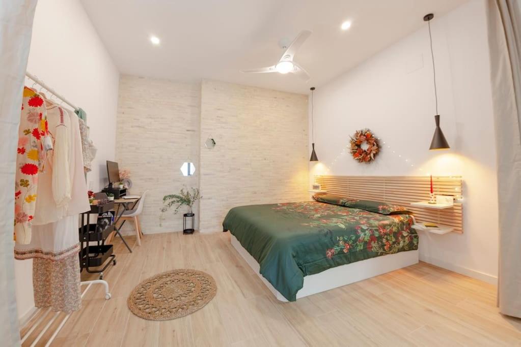 Rb - Urban Loft Retreat, Comfort & Good Location Валенсия Экстерьер фото